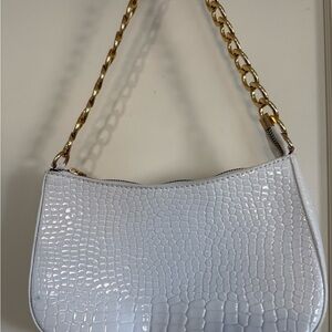 Elegant White Croc-Embossed Shoulder Bag